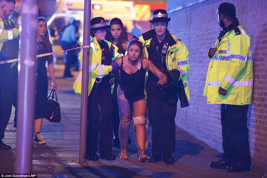 Vụ tấn công xảy ra tại buổi biểu diễn của ca sỹ nhạc pop Ariana Grande ở sân vận động Manchester Arena ở thành phố Manchester, Anh.