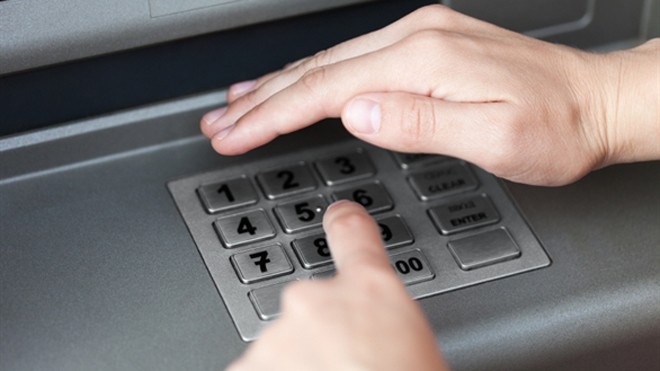 “Bỗng nhiên” mất tiền trong thẻ ATM?