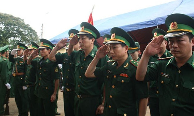 Đồng chí, đồng đội vĩnh biệt Trung tá Nguyễn Minh Đãi. 