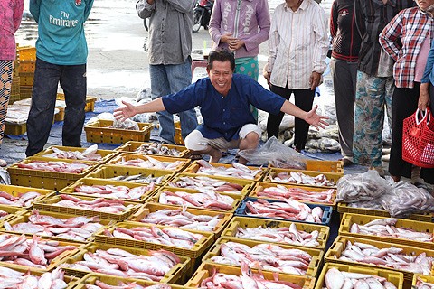 Martin Yan tại chợ cá Phan Thiết
