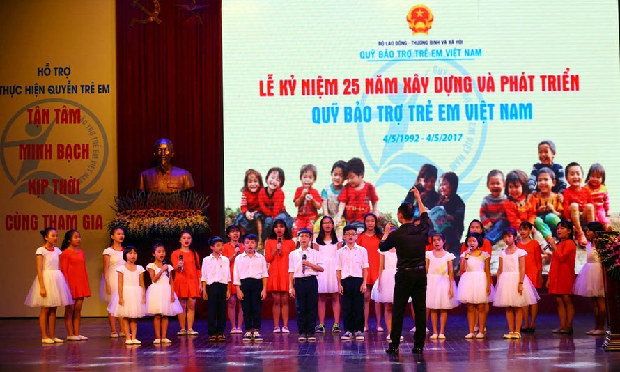 Quang cảnh lễ kỷ niệm 25 năm Quỹ bảo trợ trẻ em Việt Nam.