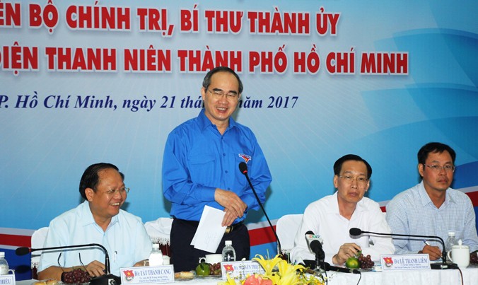 Bí thư Thành ủy TPHCM Nguyễn Thiện Nhân tại buổi gặp gỡ thanh niên thành phố. Ảnh: Ngô Tùng.