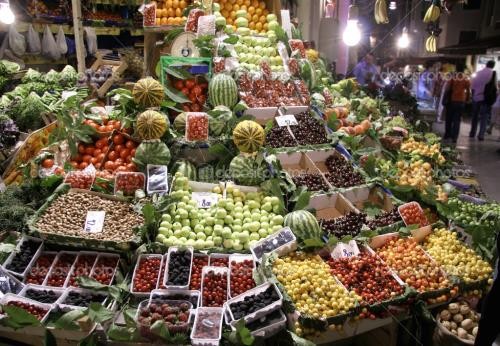 Chợ trái cây về đêm tại Istanbul, Thổ Nhĩ Kỳ. Ảnh: depositphoto.com