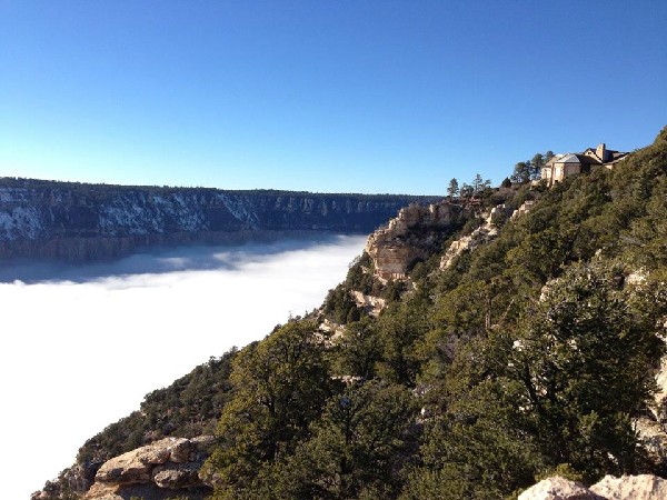 ‘Dòng sông mây’ bao phủ hẻm núi Grand Canyon