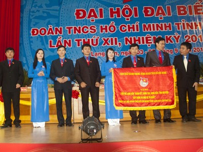 Tỉnh Đoàn Lạng Sơn nhận bức trướng của Ban chấp hành T.Ư Đoàn trao tặng tại ĐH