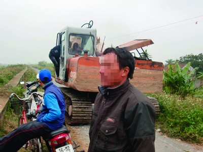 Trưởng ban cưỡng chế chỉ đạo phá nhà dân?