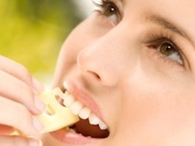 Thực phẩm tốt cho răng miệng mà bạn không ngờ đến