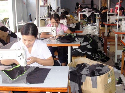 Nhiều DN ngành dệt may khốn đốn trong bối cảnh hiện nay ảnh: Nguyễn Huy