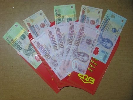 Sinh viên 'cháy túi' vì tiệc tùng thâu đêm