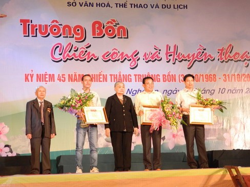 70 triệu đồng ủng hộ cựu thanh niên xung phong Truông Bồn