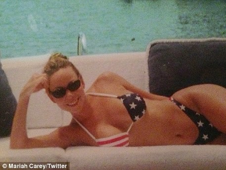 Mariah Carey mừng quốc khánh với bikini in cờ Mỹ