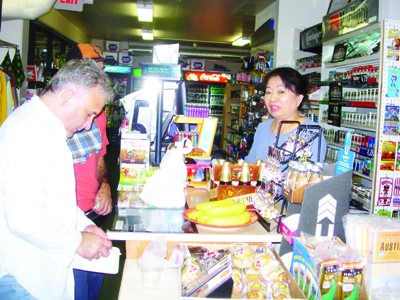 Một người Việt bán hàng tại thành phố Houston - Texas, Mỹ