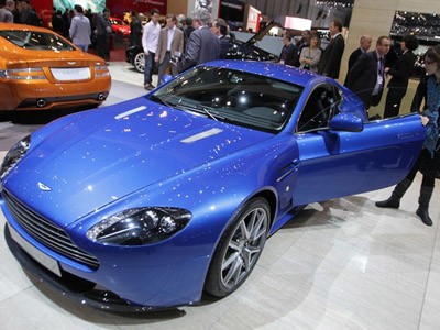Aston Martin V8 Vantage S – nhỏ mà khỏe
