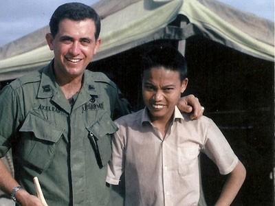 Rung động cựu binh Mỹ trả lại xương cánh tay cho người lính Bắc Việt