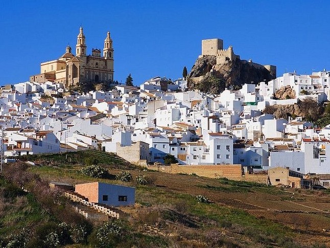 ‘Thị trấn trắng’ ở Tây Ban Nha