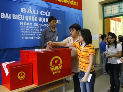 SV Đại học Kinh tế Quốc dân bỏ phiếu bầu cử Quốc hội khóa XII