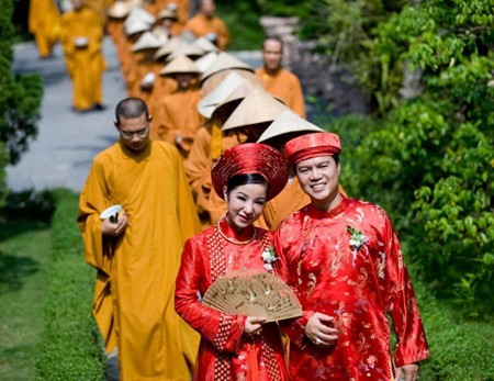 Giới trẻ và đám cưới nơi cửa Phật