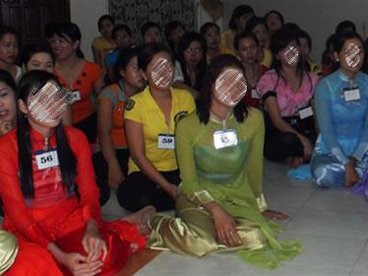 Cô dâu Việt tại Hàn ôm hai con nhảy lầu chết thảm