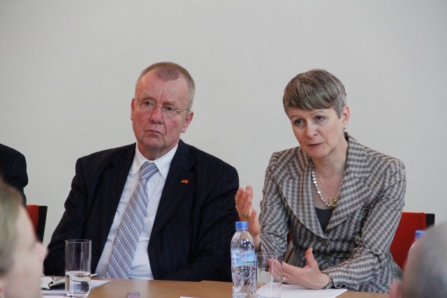 Chủ tịch Ủy ban Đối ngoại Đức Ruprecht Poleenz và bà Đại sứ Đức tại Việt Nam Frasch