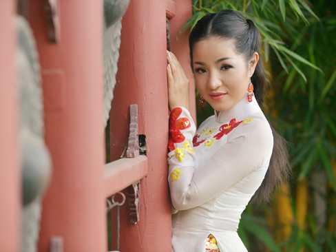 'Bà già' Thúy Nga khoe vóc dáng nuột nà