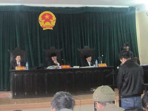 60 tháng tù cho kẻ hành hung người dân Văn Giang