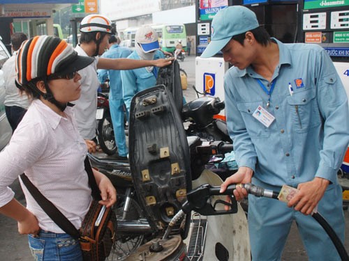Thủ tướng Nguyễn Tấn Dũng chỉ đạo phải minh bạch giá xăng dầu