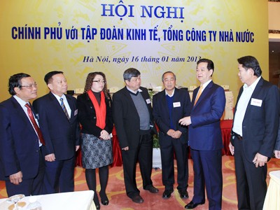 Thủ tướng Nguyễn Tấn Dũng với các đại biểu dự hội nghị