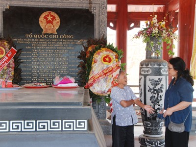 Nhà văn Lê Minh Khuê với Truông Bồn