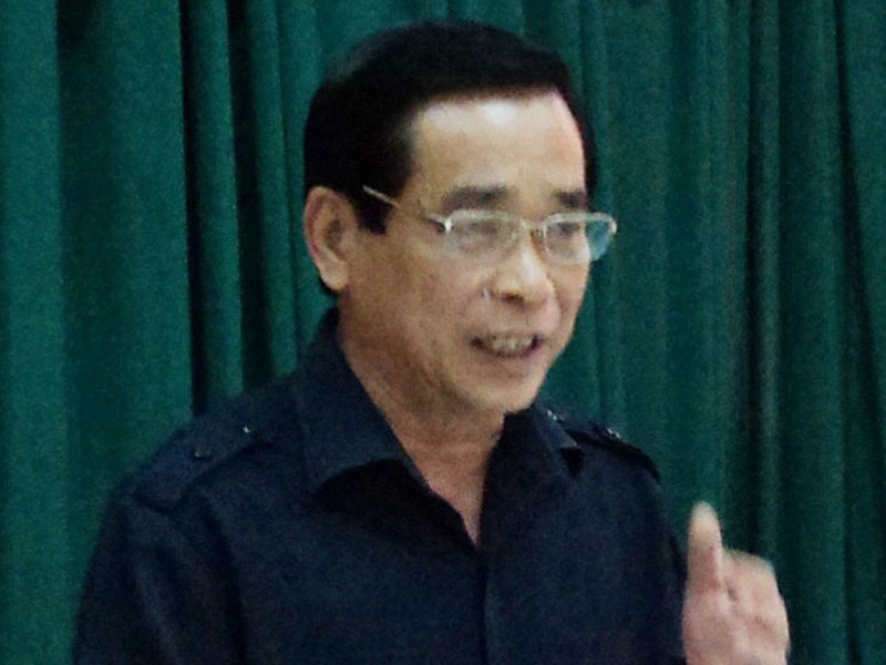 Cảnh báo nghiêm khắc với cán bộ