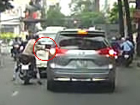 Truy bắt kẻ cướp gương ôtô giữa Sài Gòn