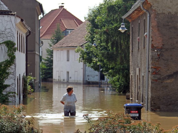 Chùm ảnh : Lũ lụt tàn phá miền trung châu Âu