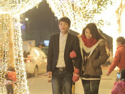 Cặp đôi ‘Noel hạnh phúc với 100k’: Sẽ hành động như phim