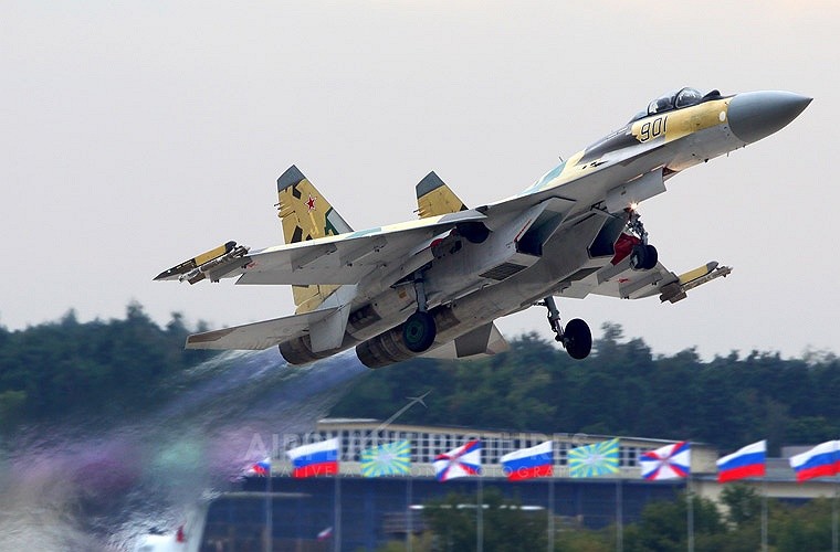Tiêm kích Su-35 lần đầu xuất ngoại