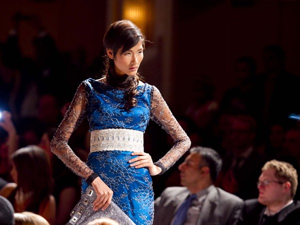 Hoàng Thùy lọt mắt xanh 'cha đẻ' Couture Fashion Week