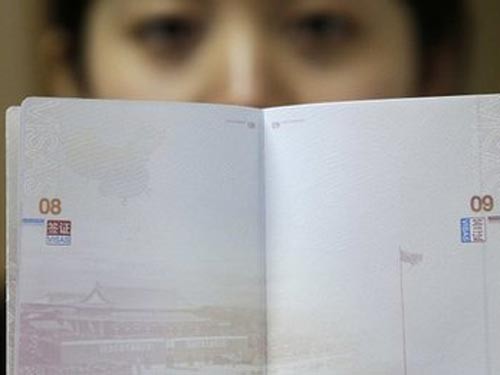 Hộ chiếu mới của Trung Quốc đang gây bất bình đối với các nước láng giềng. Ảnh: Reuters