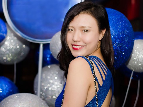 Ba thí sinh The Voice khoác tay nhau dự tiệc