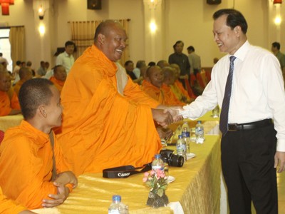Phó Thủ tướng họp mặt mừng Tết Khmer