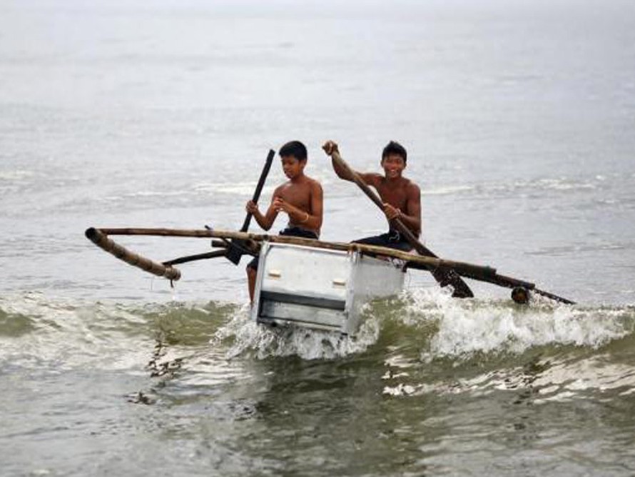 Ngư dân Philippines lại ra khơi sau bão Haiyan