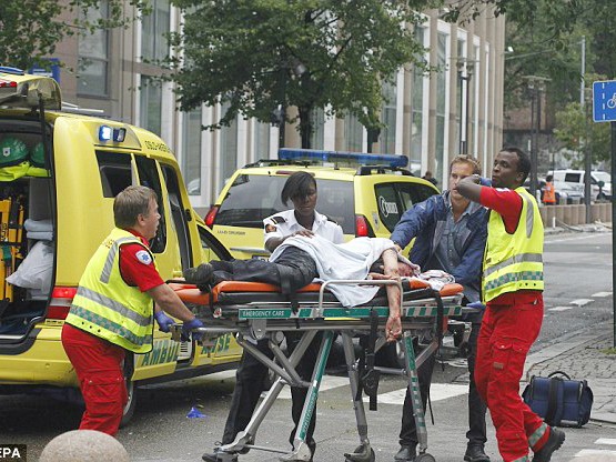 Đánh bom, xả súng ở Na Uy, gần 90 người chết