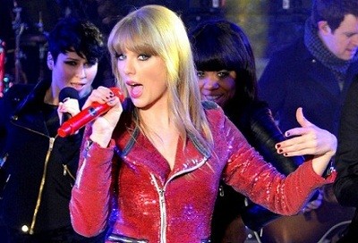 Phi công trẻ chia tay Taylor Swift vì 'chuyện ấy'