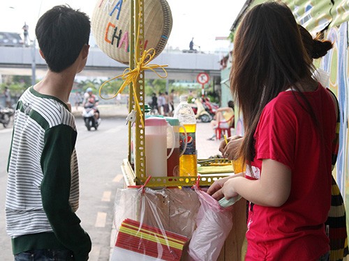 'Trà chanh chém gió': Bỏ 200 ngàn đồng, thu gần 10 triệu