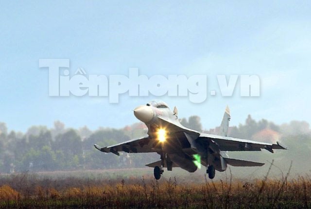 Hậu trường ‘Hổ mang chúa’ Su-30MK2 xuất kích