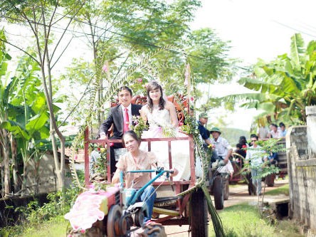 Clip rước dâu bằng xe công nông ở Nghệ An