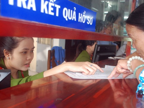 Gắn 'sao' chấm điểm công chức