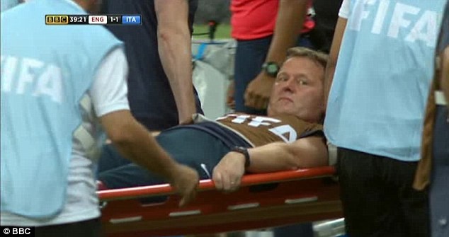 Trợ lý tuyển Anh gặp chấn thương hy hữu