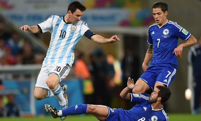 Argentina - Bosnia (2-1): Điệu Tango chưa khớp nhịp