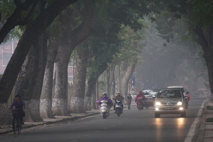 Thời tiết hôm nay: Mưa nhỏ, trời nồm ẩm khó chịu