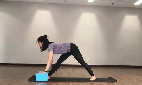 Bài tập yoga tại nhà cho xương khớp
