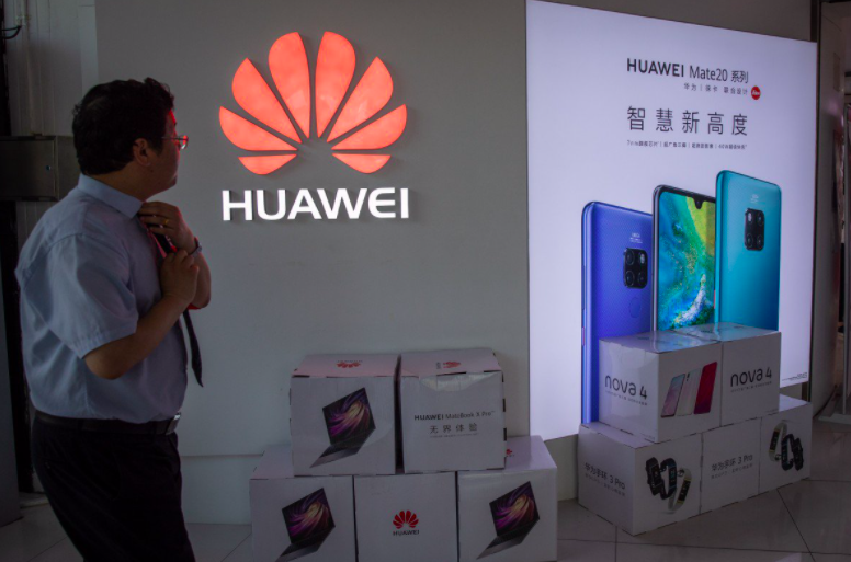 Mỹ bất ngờ nới lỏng hạn chế Huawei