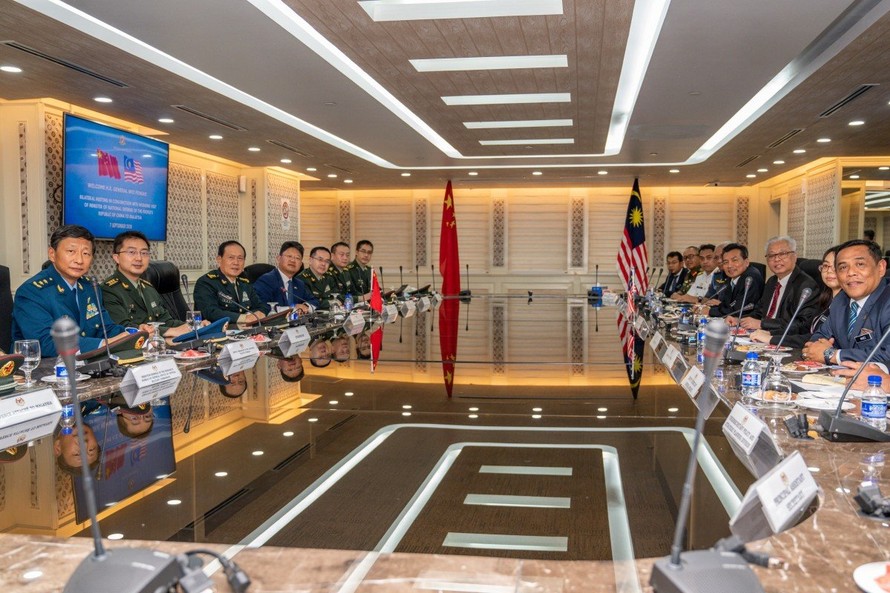 Đoàn Trung Quốc do Bộ trưởng Quốc phòng Ngụy Phượng Hòa tham gia cuộc hội đàm nhân chuyến thăm Malaysia vào tháng trước. (Ảnh: Xinhua)